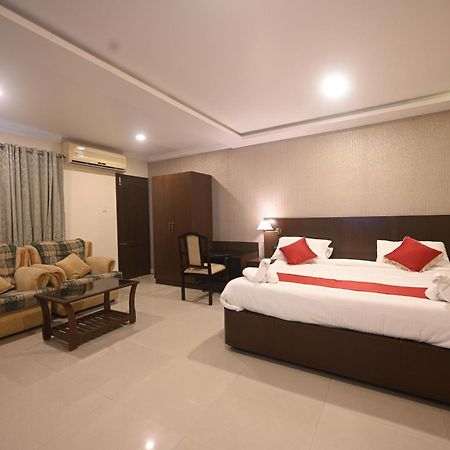 Hotel Bhagavath Gardens Chengannur Exterior foto