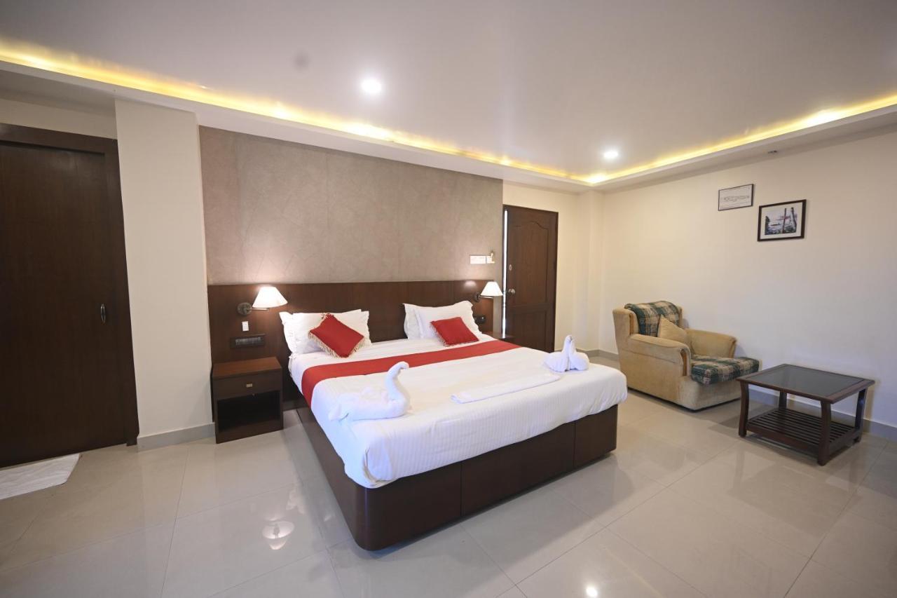 Hotel Bhagavath Gardens Chengannur Exterior foto